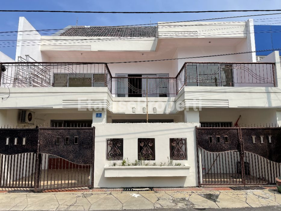 Foto properti Dijual Rumah 2 Lantai Perumahan Nirwana Baruk Utara Surabaya 1