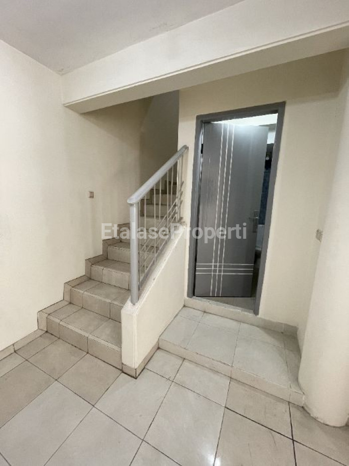 Foto properti Dijual Rumah 2 Lantai Perumahan Nirwana Baruk Utara Surabaya 4