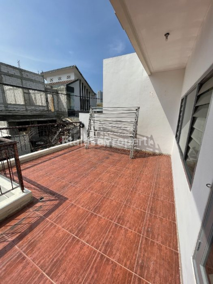 Foto properti Dijual Rumah 2 Lantai Perumahan Nirwana Baruk Utara Surabaya 7