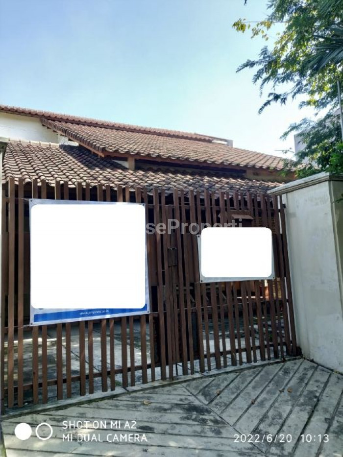 Foto properti Dijual Rumah Di Jalan Rungkut Asri Tengah 1