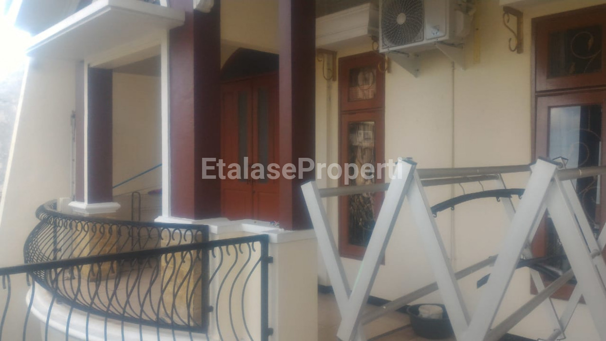 Foto properti Dijual Rumah 2 Lantai Siap Huni Di Surabaya Selatan 2