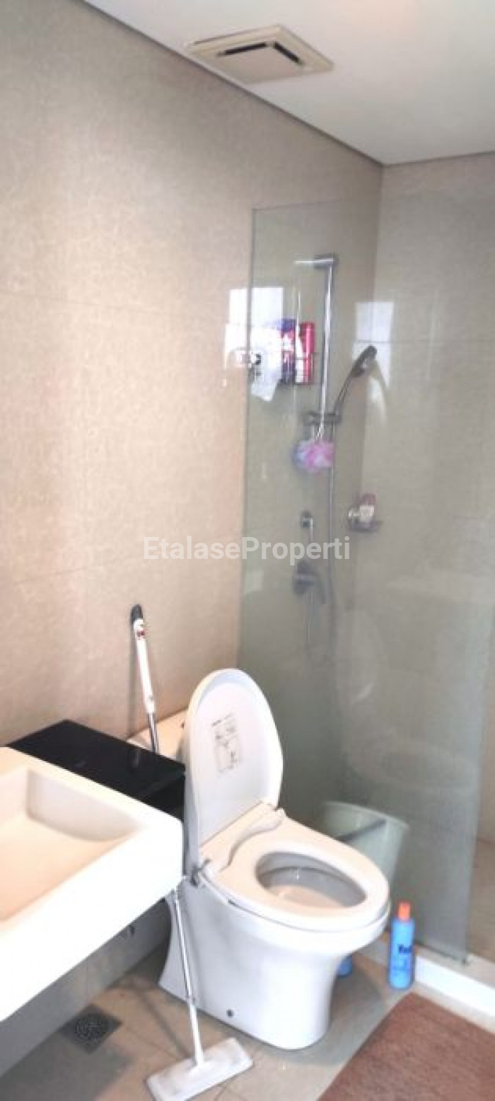 Foto properti Dijual Apartement Voila Lantai 19 Full Furnish Cakep - Ciputra World Surabaya 1