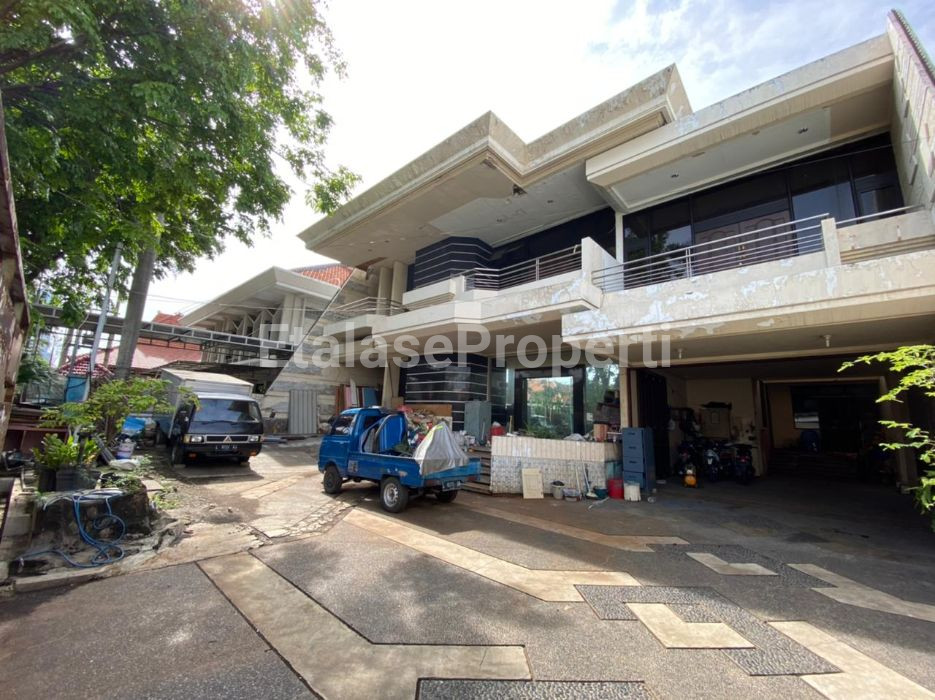 Foto properti ARGOPURO Rumah Di Pusat Kota 8
