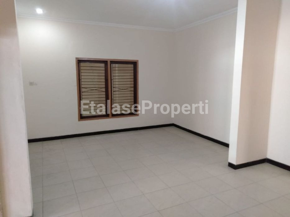 Foto properti Dijual Murah Rumah Jemur Gayungan Lokasi Strategis Dekat Raya Ahmad Yani 6