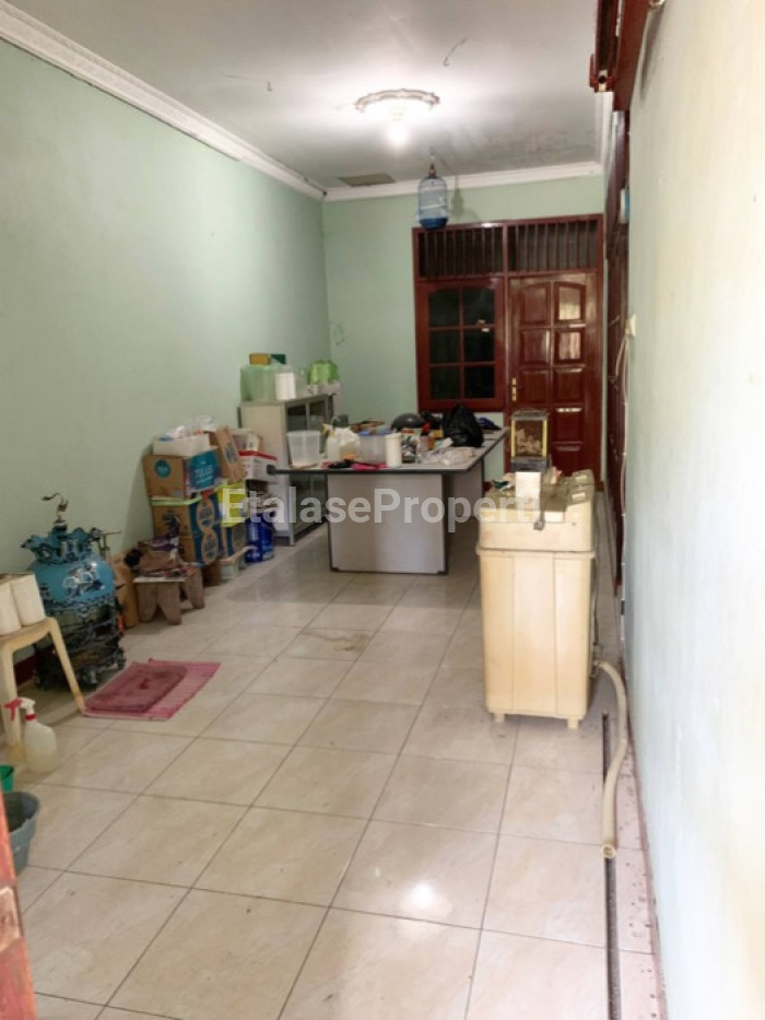 Foto properti Jual Cepat Rumah Ploso Timur Halaman Luas Row Jalan 2 Mobil 4