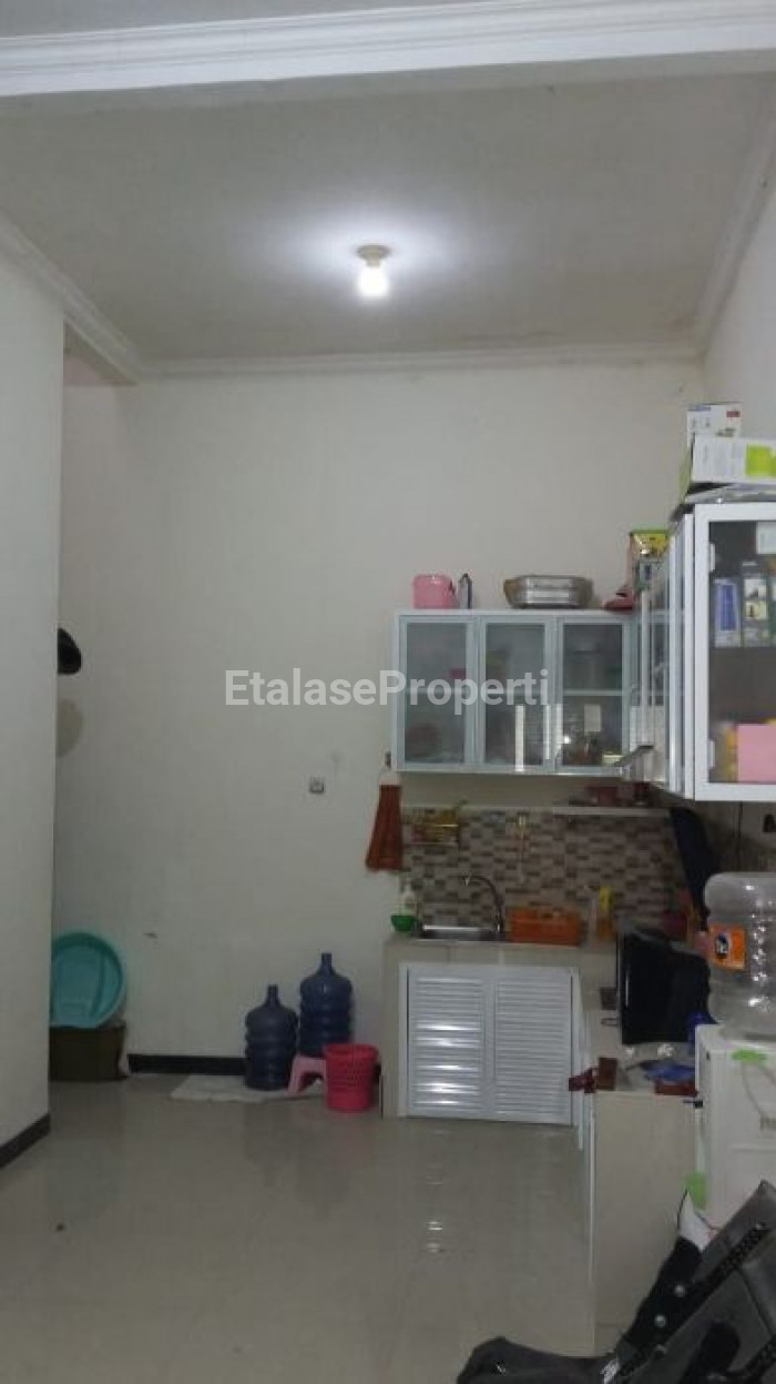 Foto properti Under 1M! Rumah 1,5 Lantai Taman Wiguna Selatan, Rungkut, Surabaya 3