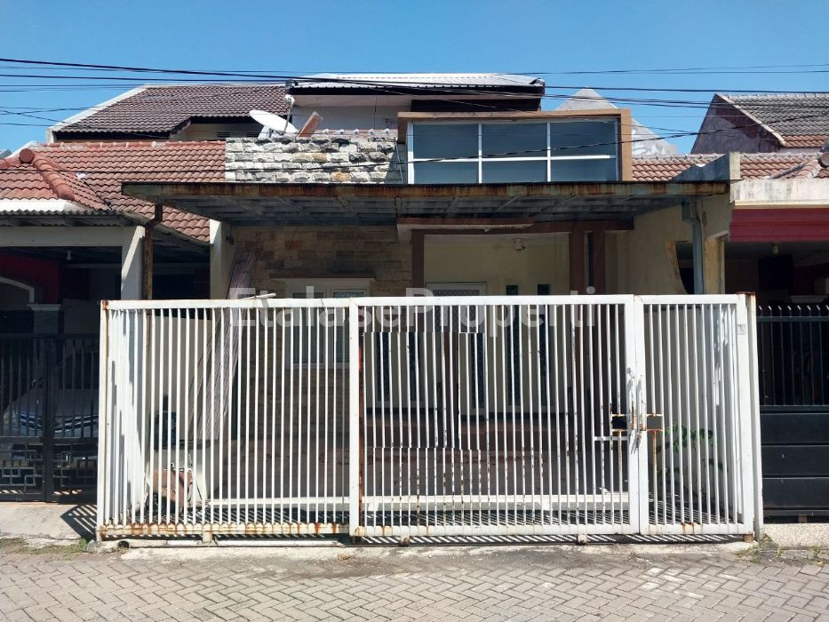 Foto properti Under 1M! Rumah 1,5 Lantai Taman Wiguna Selatan, Rungkut, Surabaya 1