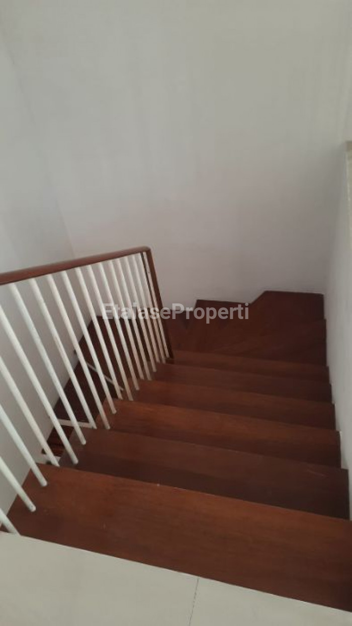 Foto properti DIJUAL RUMAH Di Perumahan Greenlake Lakarsantri Citraland Surabaya 2