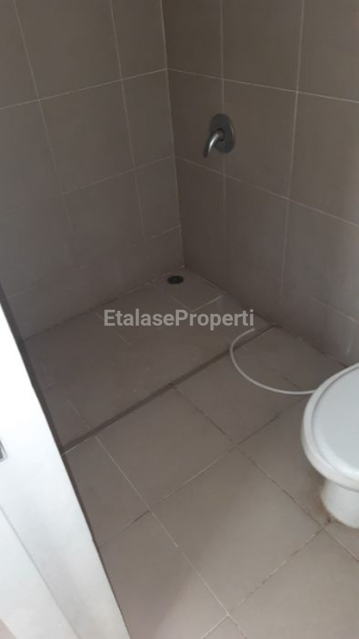 Foto properti DIJUAL RUMAH Di Perumahan Greenlake Lakarsantri Citraland Surabaya 3
