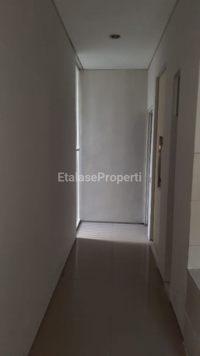 Foto properti DIJUAL RUMAH Di Perumahan Greenlake Lakarsantri Citraland Surabaya 7