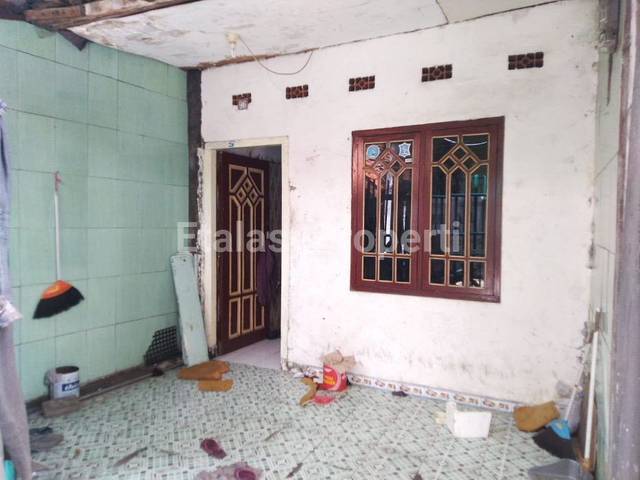 Foto properti Dijual Cepat! Rumah Hitung Tanah Siap Huni Kawasan Surabaya Pusat 2