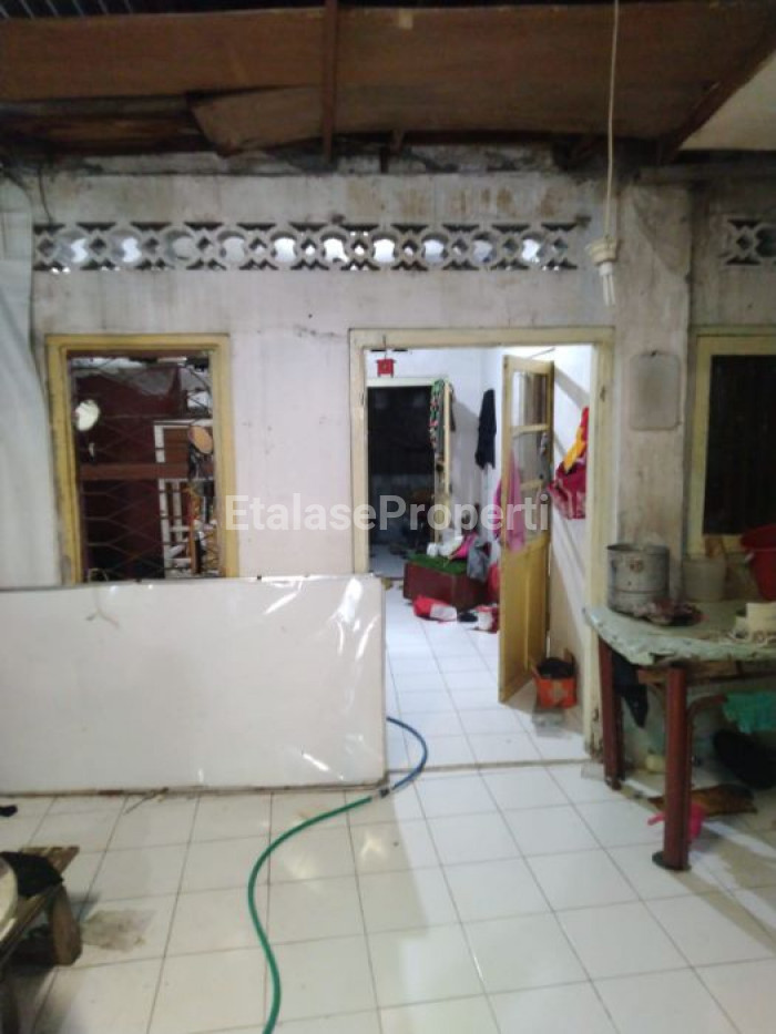 Foto properti Dijual Cepat! Rumah Hitung Tanah Siap Huni Kawasan Surabaya Pusat 3