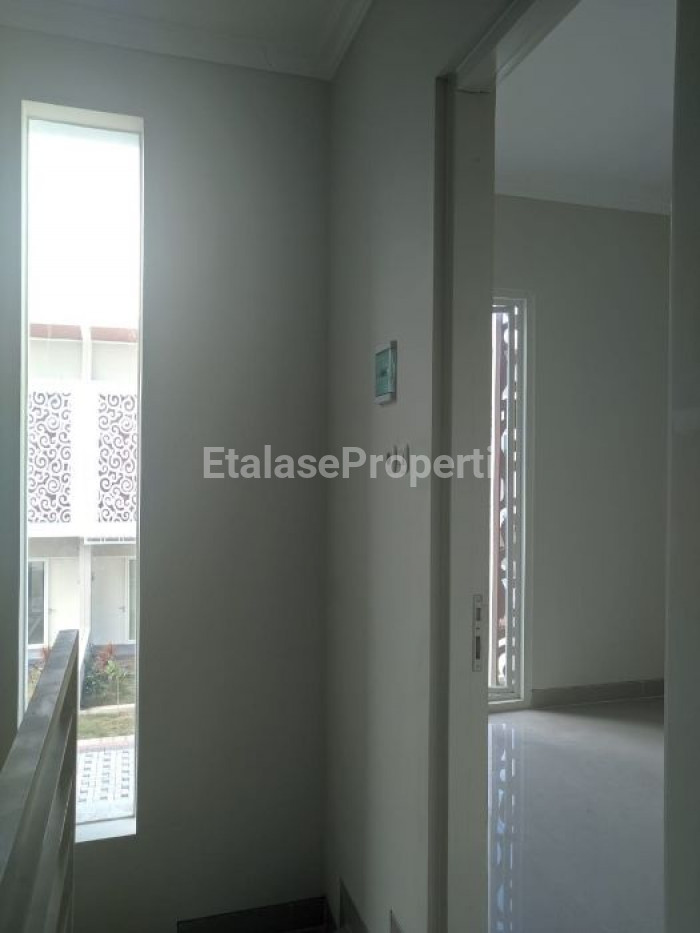 Foto properti Disewakan Rumah Puri Safira Regency CLUSTER GRAND SHANAYA Menganti Gresik 2