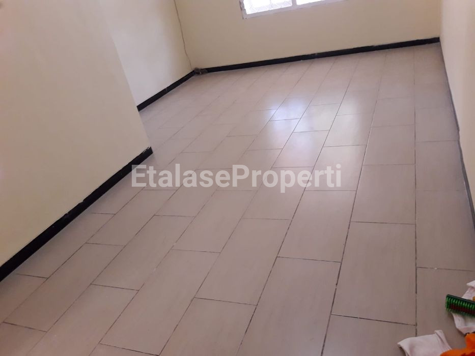 Foto properti JUAL CEPAT ! Rumah Siap Huni Gayungan 4