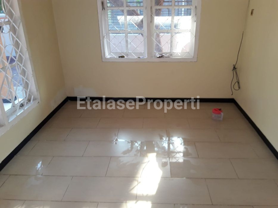 Foto properti JUAL CEPAT ! Rumah Siap Huni Gayungan 5
