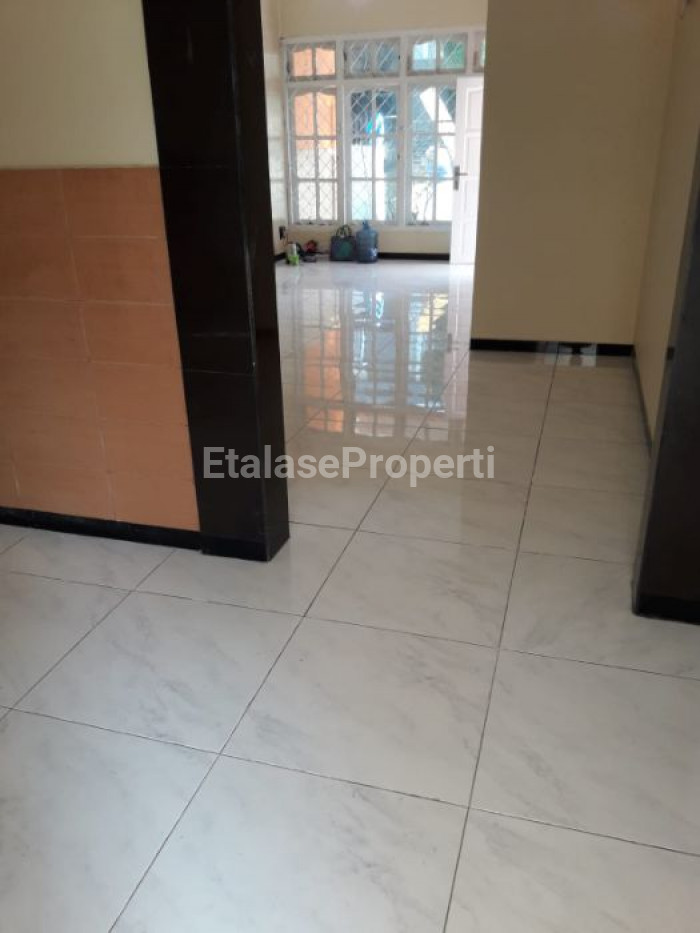Foto properti JUAL CEPAT ! Rumah Siap Huni Gayungan 6