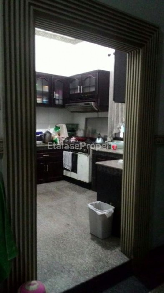 Foto properti Dijual Rumah Di Sebrang Jalan Raya Utama Gayungsari Barat 7