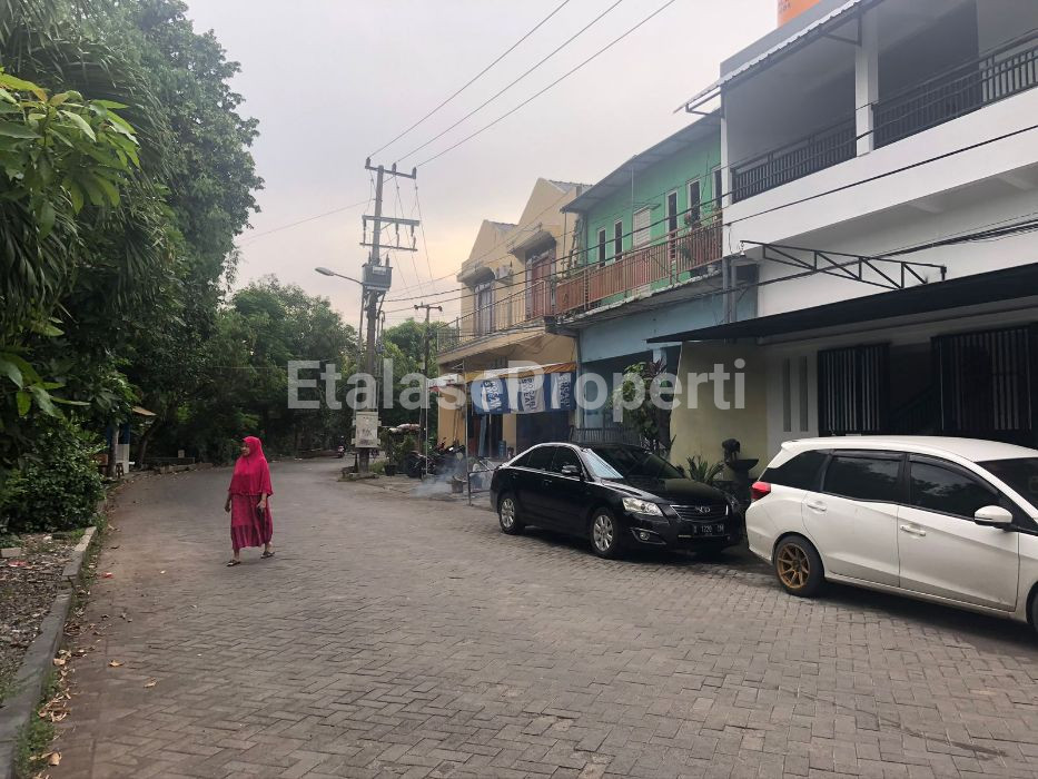 Foto properti BANTING HARGA ! Dijual Rumah Kost Aktif Siap Huni 2