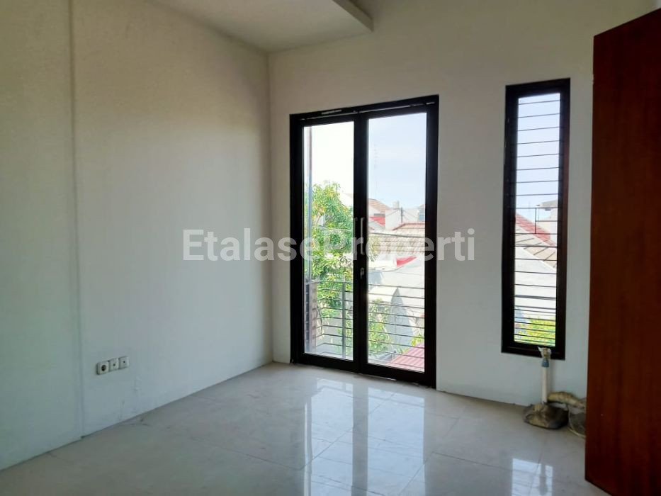Foto properti Dijual Cepat ! Rumah Siap Huni Pondok Wage Indah 5