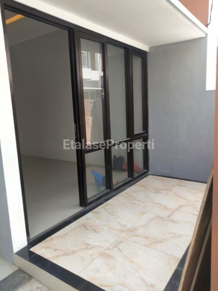 Foto properti Dijual Type Khusus Riverside Regency Rumah Cantik Ditengah Kota Mojokerto 2