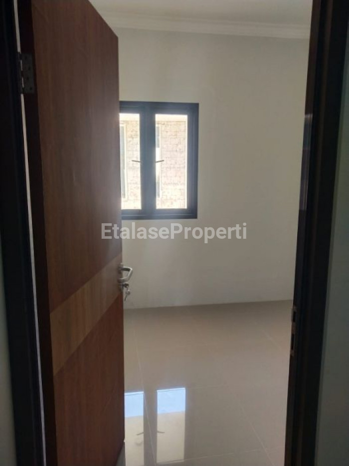 Foto properti Dijual Type Khusus Riverside Regency Rumah Cantik Ditengah Kota Mojokerto 5