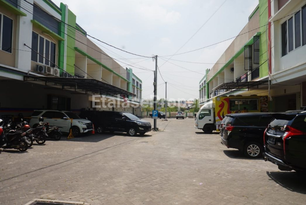 Foto properti *DIJUAL RUKO DI JL RAYA VETERAN DEKAT NATASHA SKIN CARE, GRESIK* 3