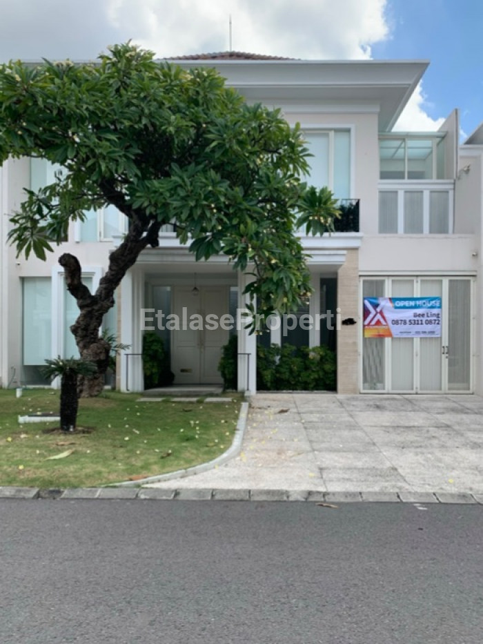 Foto properti Dijual Rumah Pakuwon Indah La Riz Ville Interior Mewah American Style 8