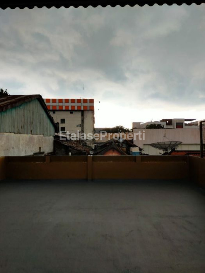 Foto properti Jual Rumah Di Tambak Bayan Surabaya Pusat 3