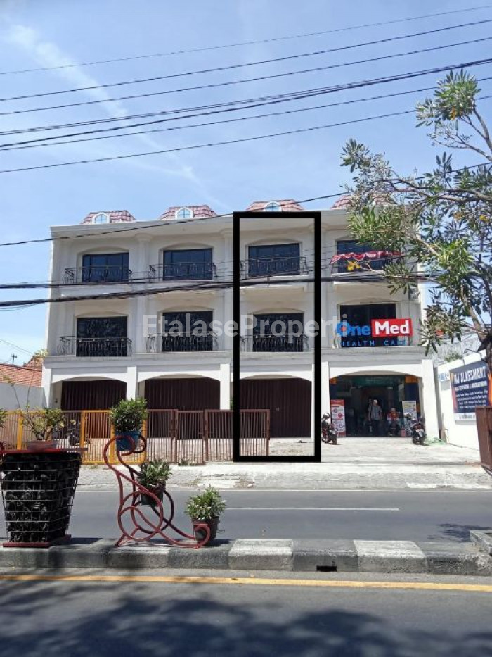 Foto properti Dijual Ruko 3 Lantai Di Jalan Veteran Gresik 1