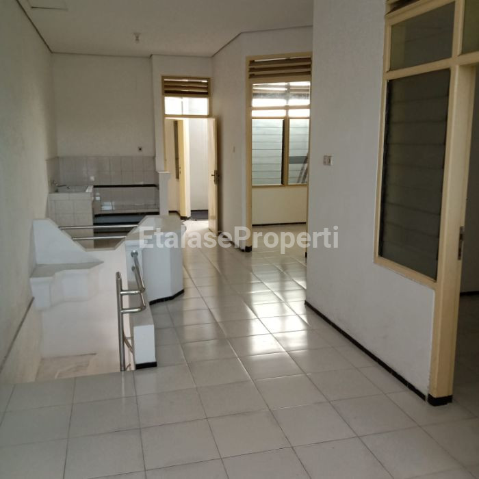 Foto properti Ruko Strategis Pinggir Jalan Raya Cocok Buat Usaha 1