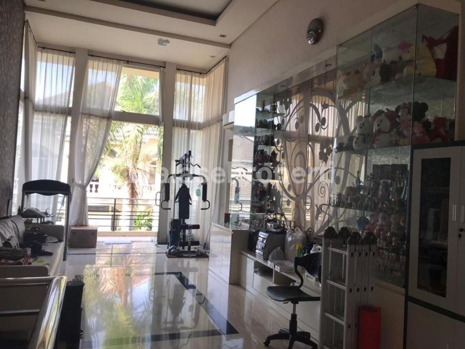 Foto properti Rumah Siap Huni Terawat Baik Surabaya Barat 5
