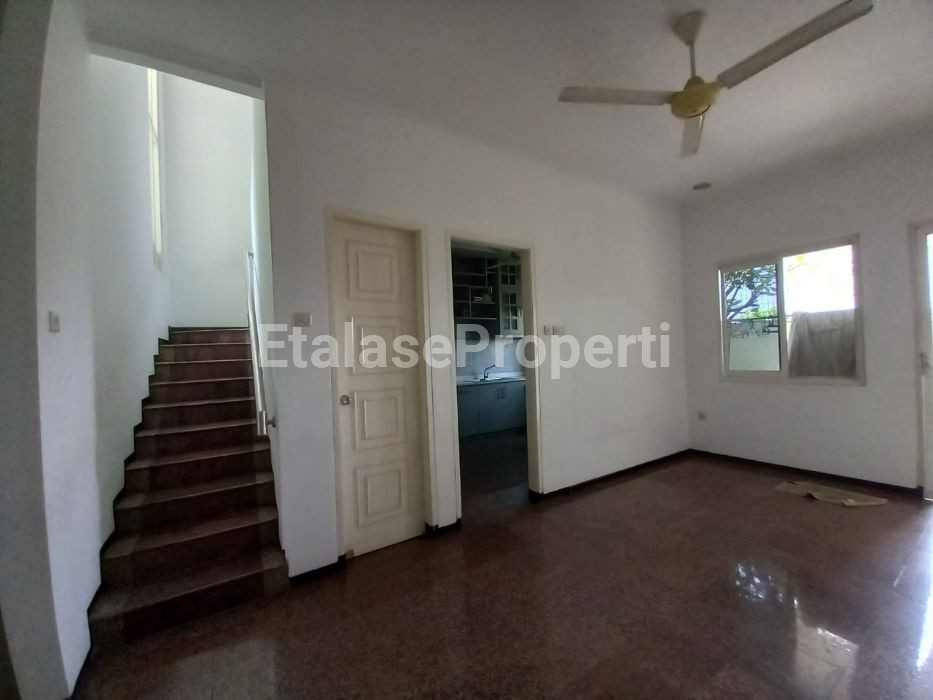 Foto properti Rumah Unimas Garden Regency Full Furnish Baru Siap Huni Di Sidoarjo 9