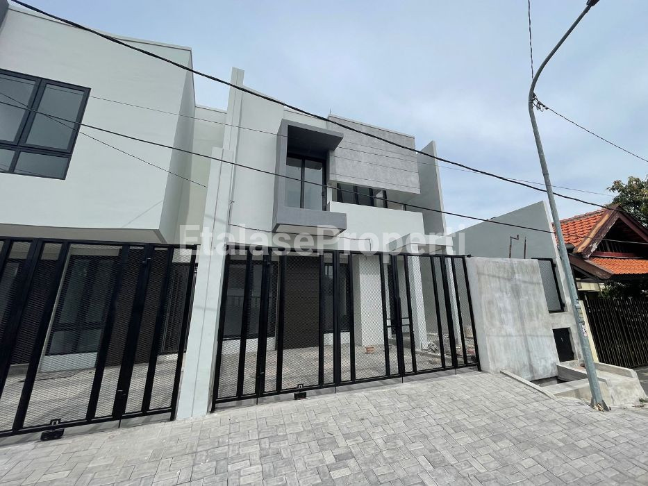 Foto properti Dijual Rumah Baru Gress Gayung Kebonsari 2