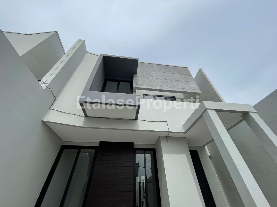 Foto properti Dijual Rumah Baru Gress Gayung Kebonsari 3