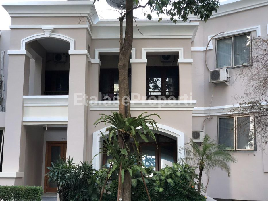 Foto properti Town House GARDEN MANSION WATERPLACE Tower A Fasilitas Lengkap View POOL  Di Pakuwon Surabaya Barat 3