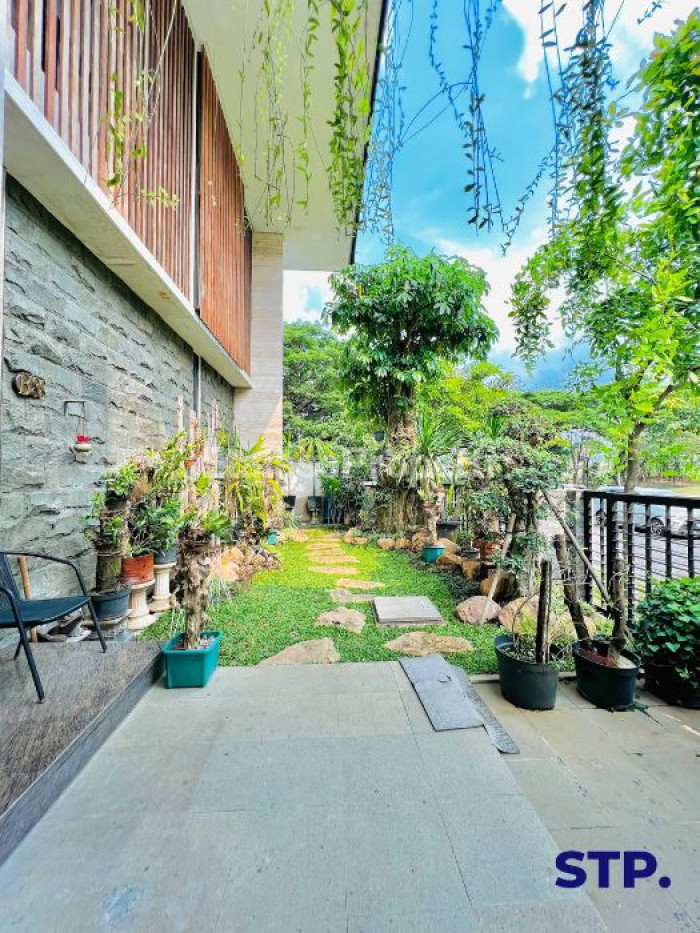 Foto properti Turun Harga - Rumah Mewah Graha Natura Fully Furnished 2