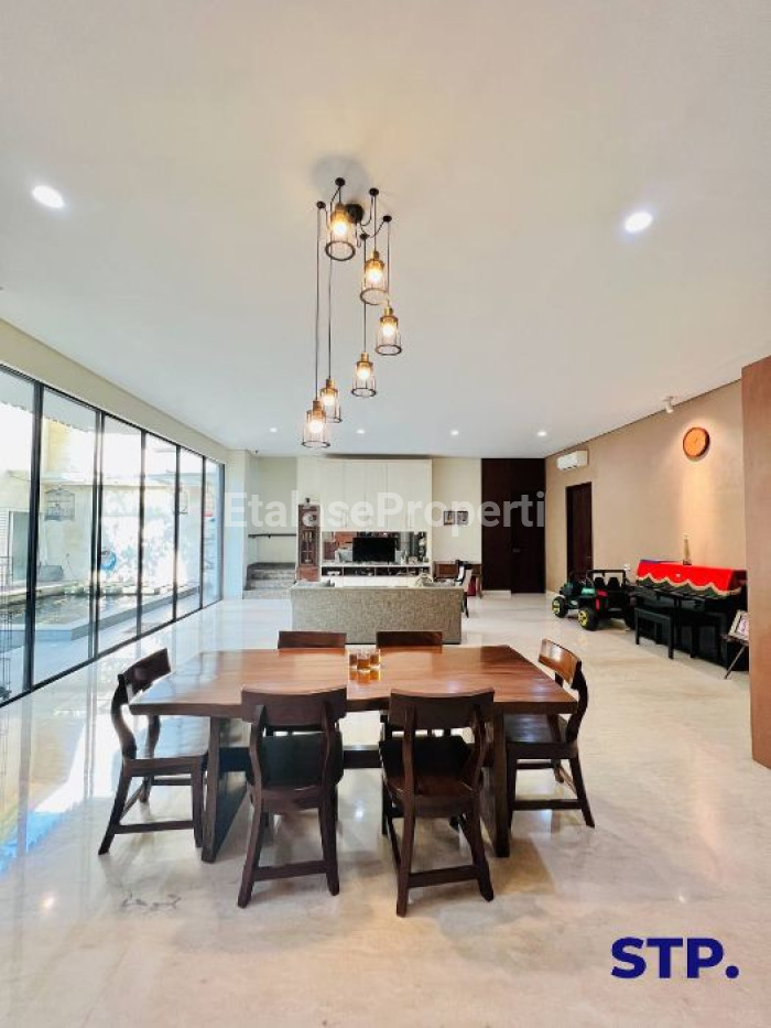 Foto properti Turun Harga - Rumah Mewah Graha Natura Fully Furnished 4