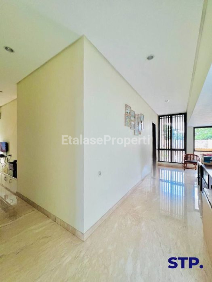 Foto properti Turun Harga - Rumah Mewah Graha Natura Fully Furnished 6