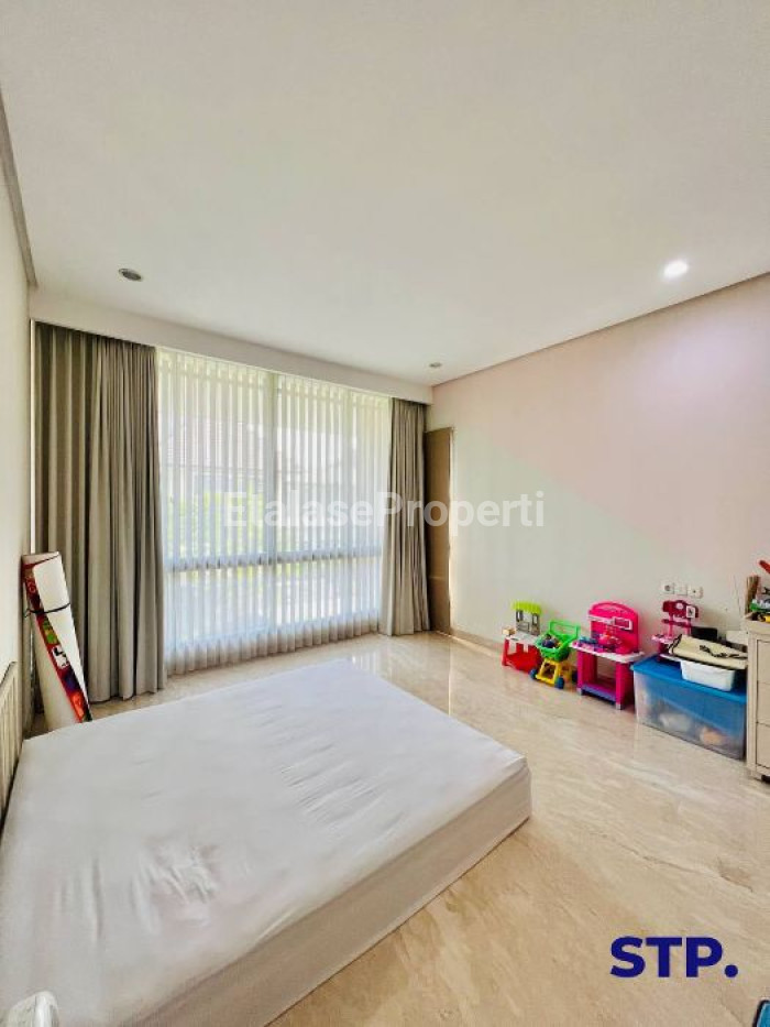 Foto properti Turun Harga - Rumah Mewah Graha Natura Fully Furnished 8