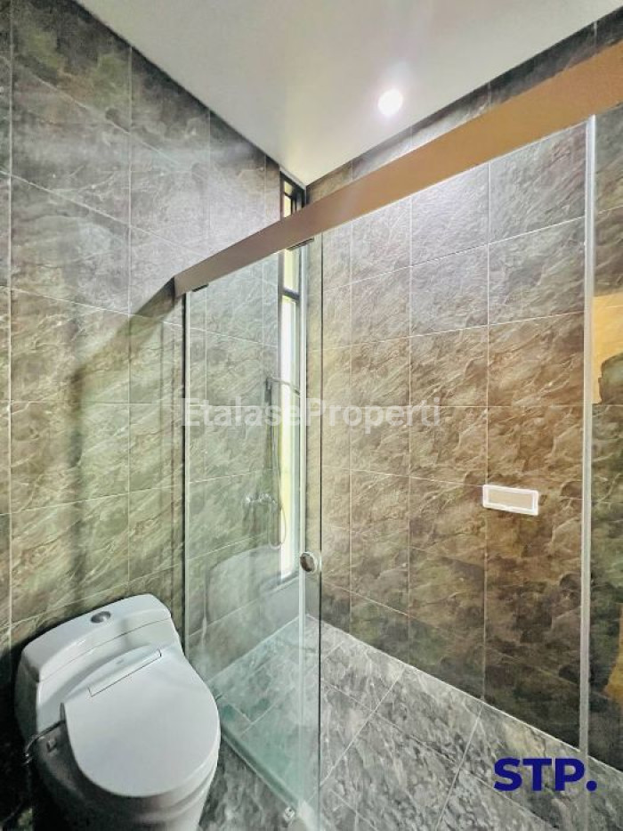 Foto properti Turun Harga - Rumah Mewah Graha Natura Fully Furnished 10