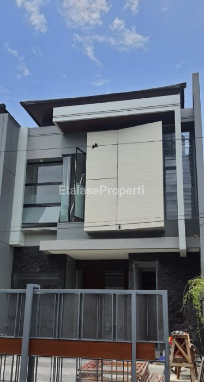 Foto properti BEAUTIFUL HOME Design Bagus Siap Huni Di Manyar Indah Surabaya Timur 2