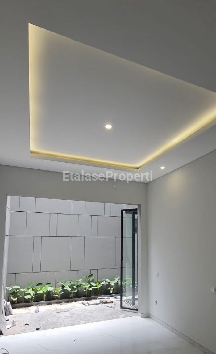 Foto properti BEAUTIFUL HOME Design Bagus Siap Huni Di Manyar Indah Surabaya Timur 10