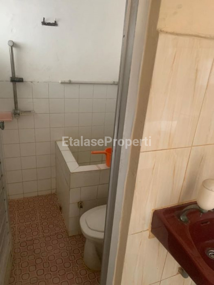 Foto properti Disewakan Rumah Siap Huni Semi Furnish Di Jalan Karang Empat Surabaya Timur 4