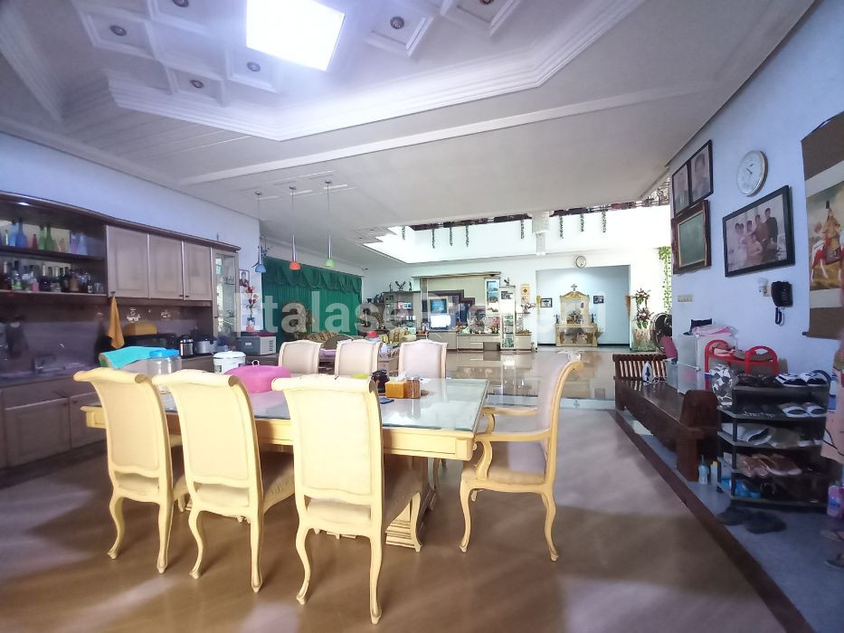 Foto properti Dijual Rumah Margorejo Indah 7
