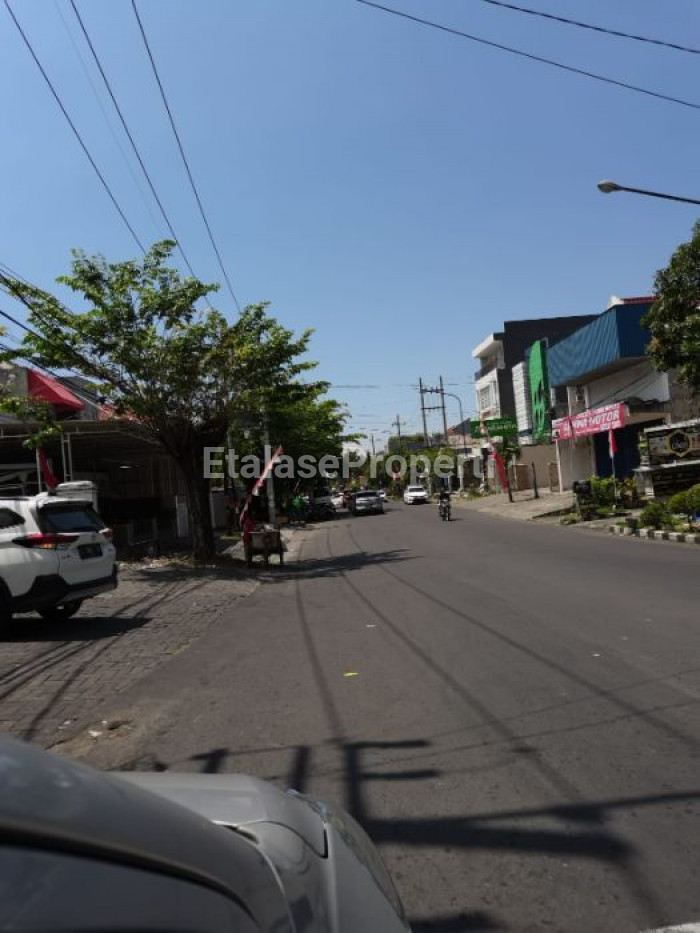 Foto properti Rumah Usaha Disentra Kuliner Surabaya Barat 2