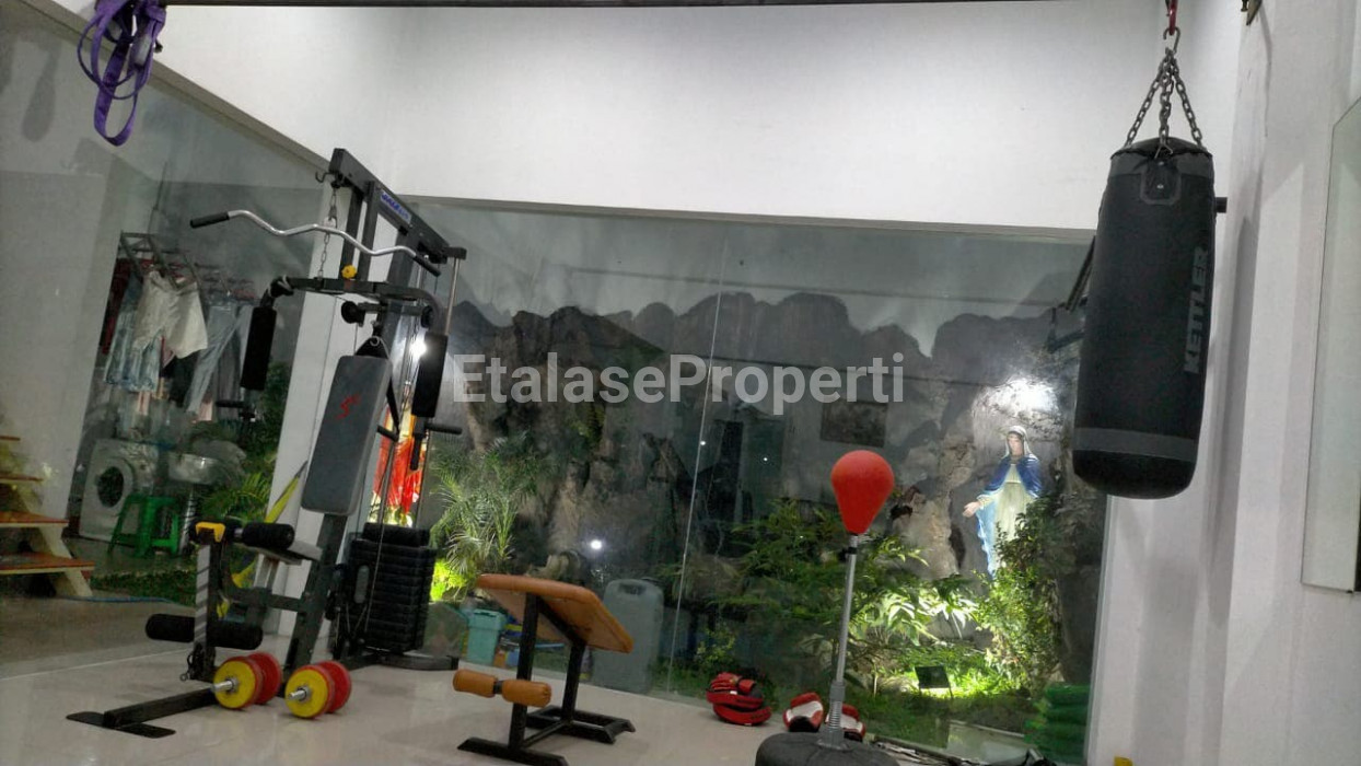 Foto properti DIJUAL RUMAH MEWAH PETEMON 2