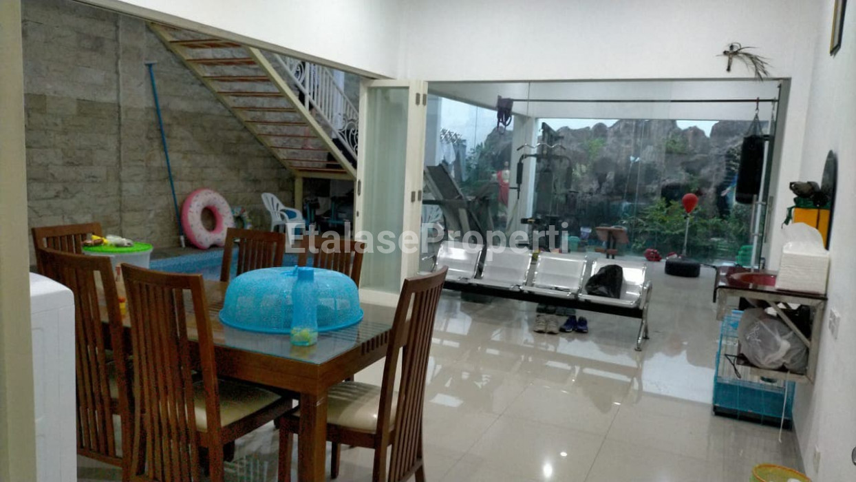 Foto properti DIJUAL RUMAH MEWAH PETEMON 7