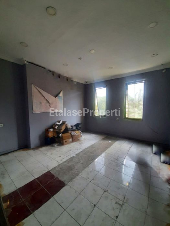 Foto properti Disewakan Lokasi Strategis Ruko 4 Lantai Jln Embong Tanjung Surabaya Pusat 8