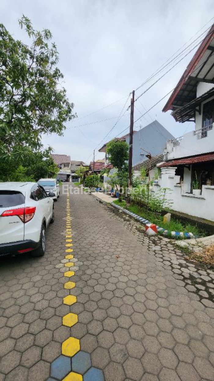 Foto properti Rumah Hitung Tanah Murah Wisma Tropodo Jalan Seroja 2