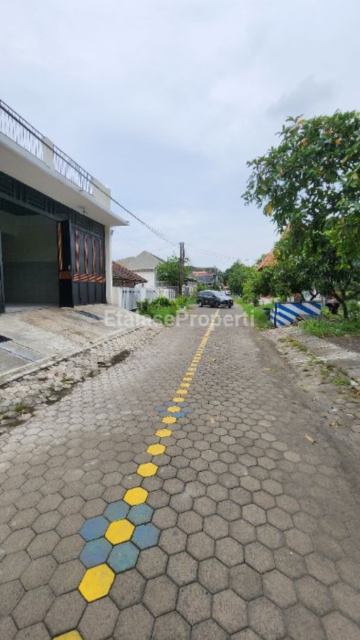 Foto properti Rumah Hitung Tanah Murah Wisma Tropodo Jalan Seroja 4
